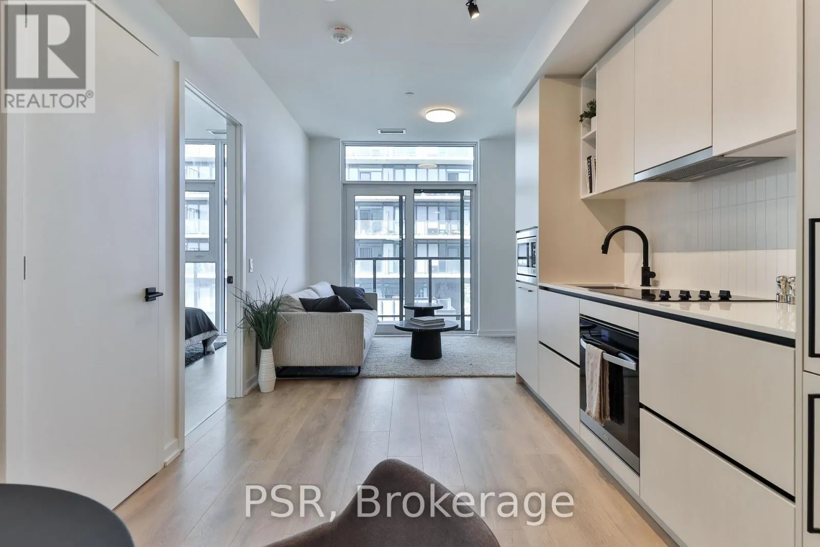 2305 - 10 GRAPHOPHONE GROVE
