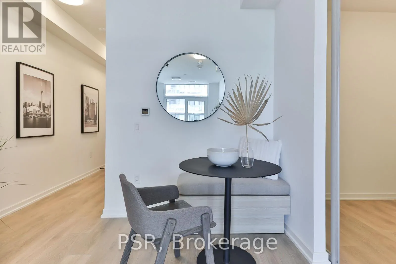 2305 - 10 GRAPHOPHONE GROVE