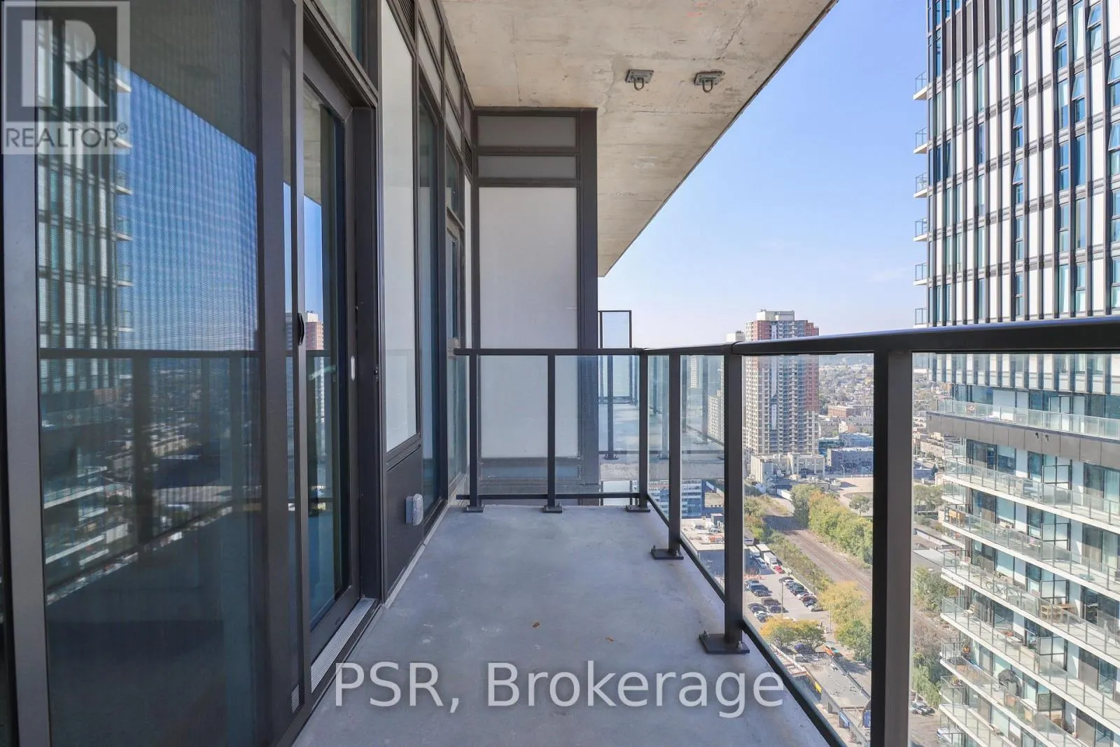 2305 - 10 GRAPHOPHONE GROVE