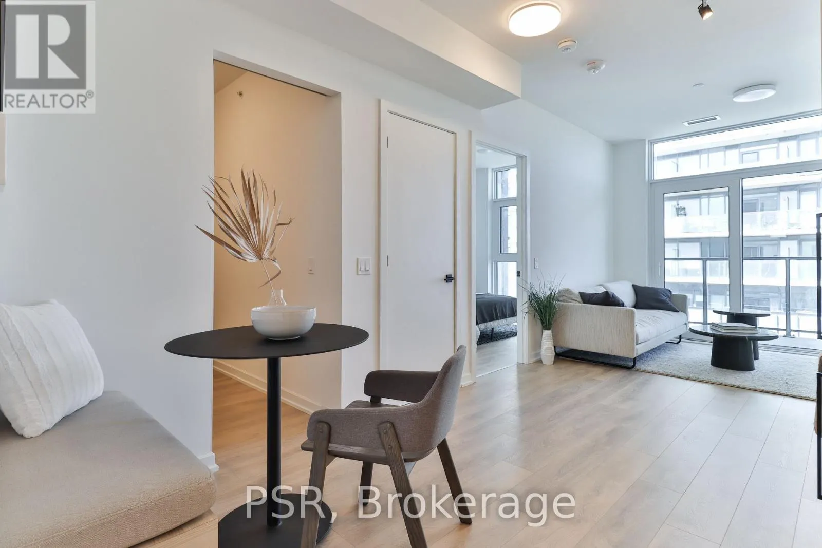 2305 - 10 GRAPHOPHONE GROVE