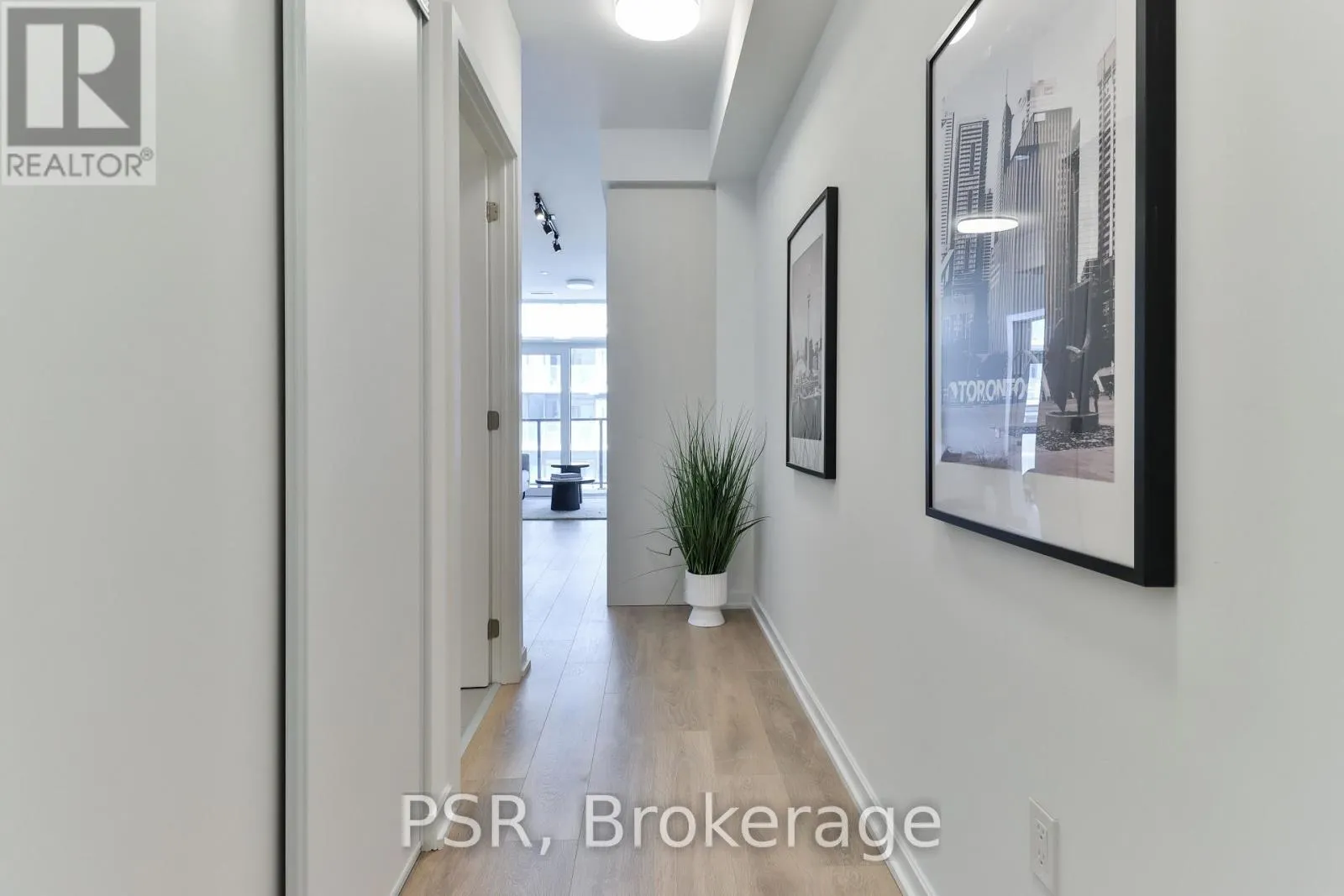 2305 - 10 GRAPHOPHONE GROVE