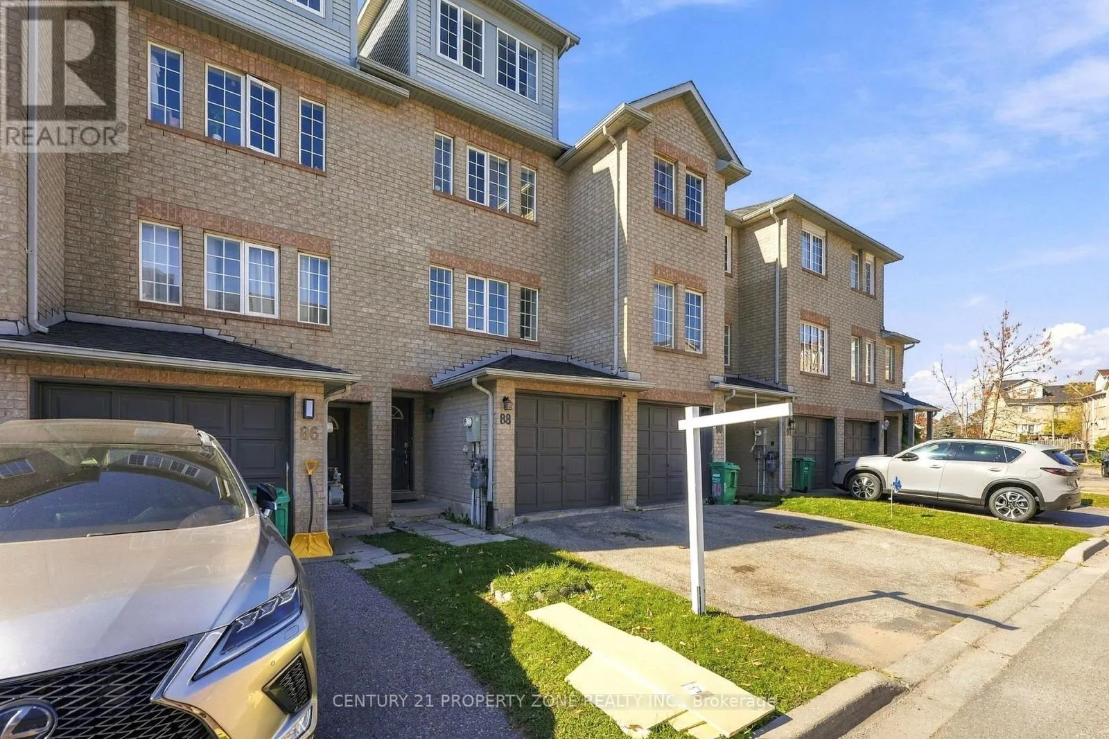 88 SPADINA ROAD