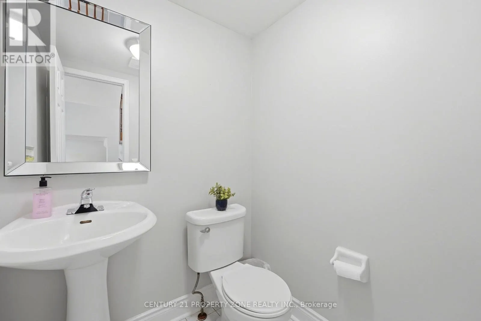 88 SPADINA ROAD