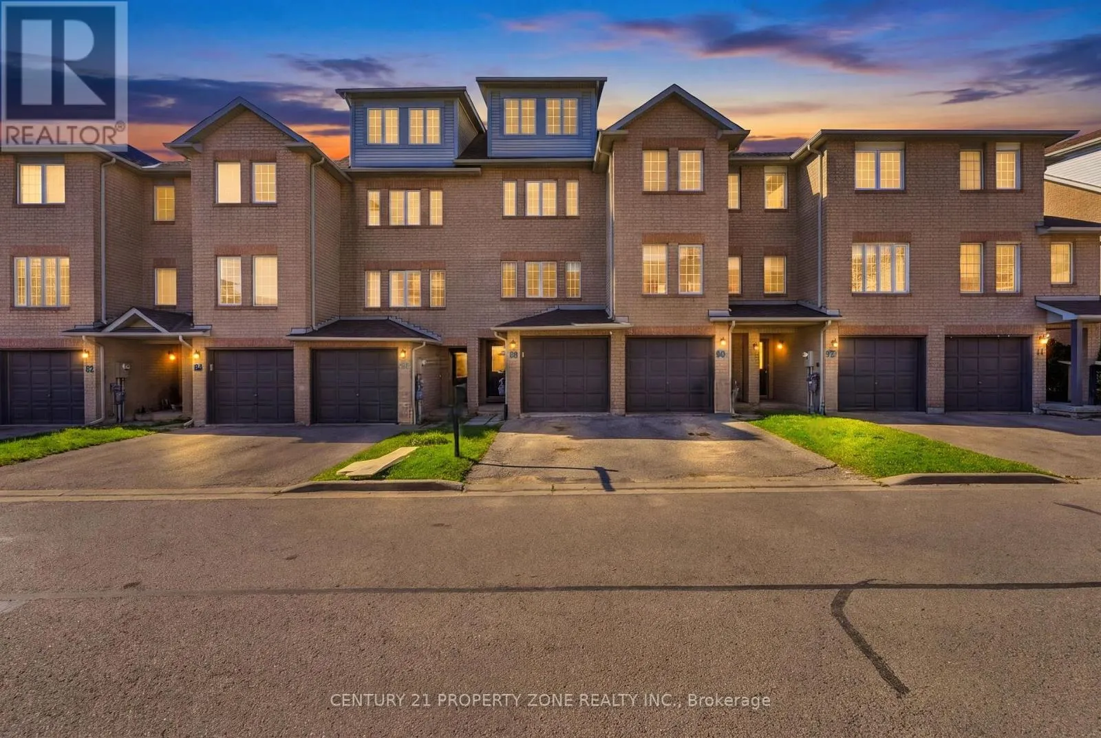 88 SPADINA ROAD