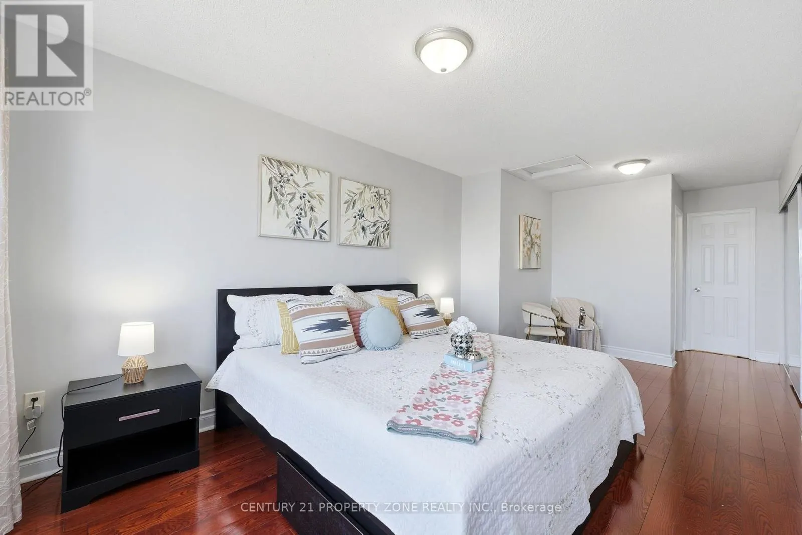 88 SPADINA ROAD