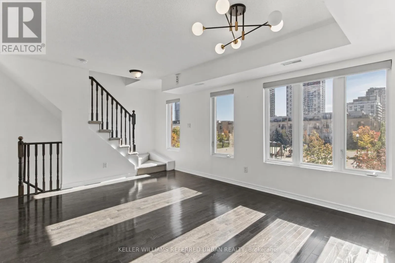 209 - 20 FOUNDRY AVENUE