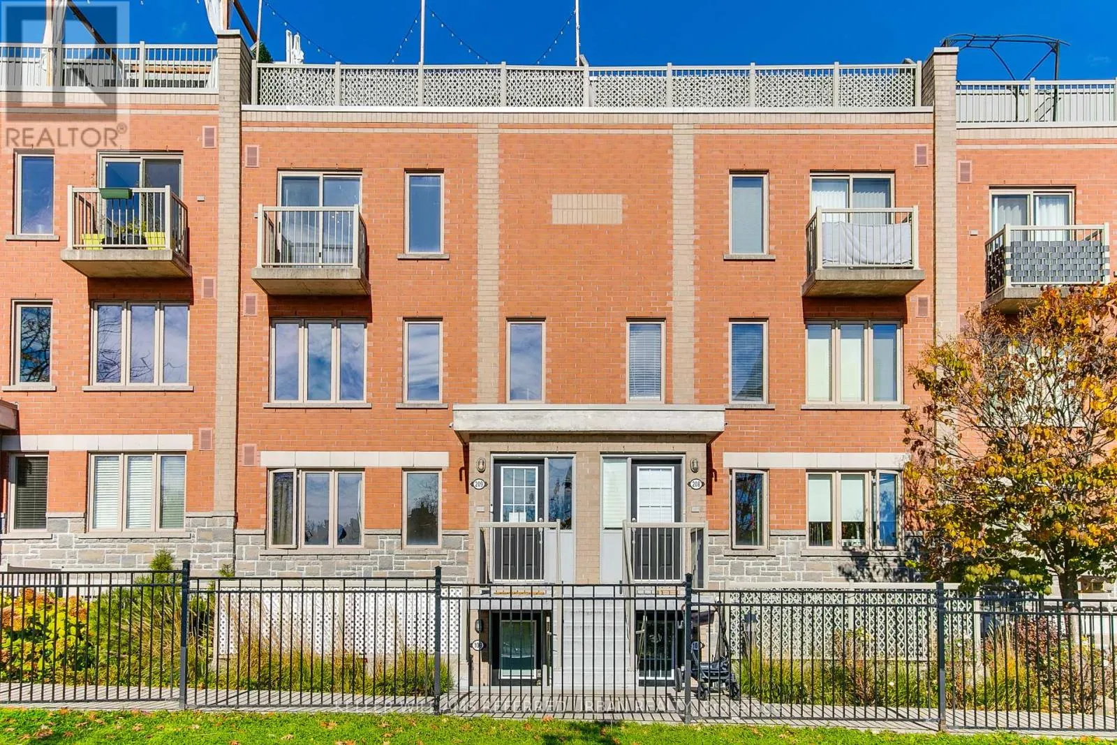 209 - 20 FOUNDRY AVENUE