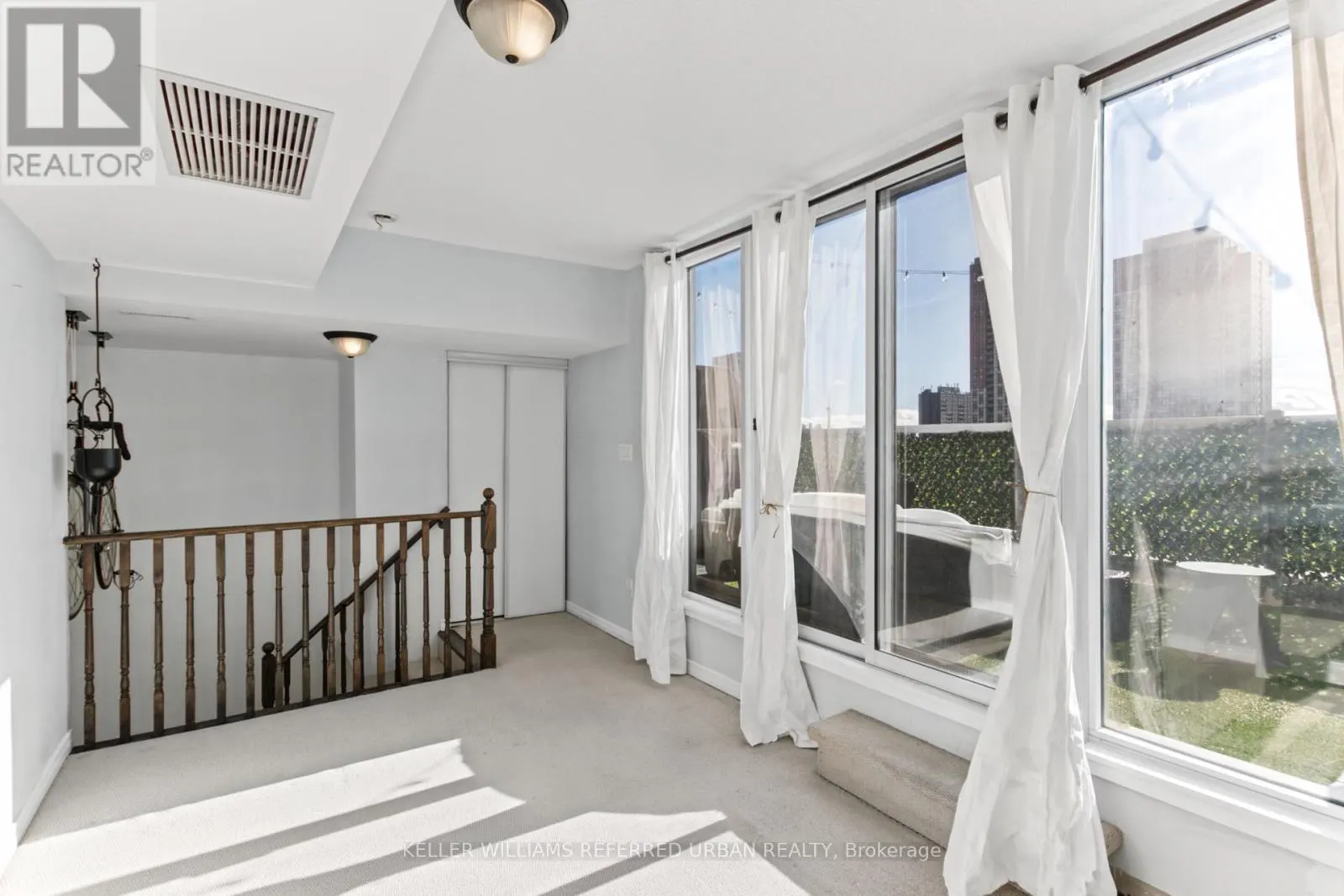 209 - 20 FOUNDRY AVENUE