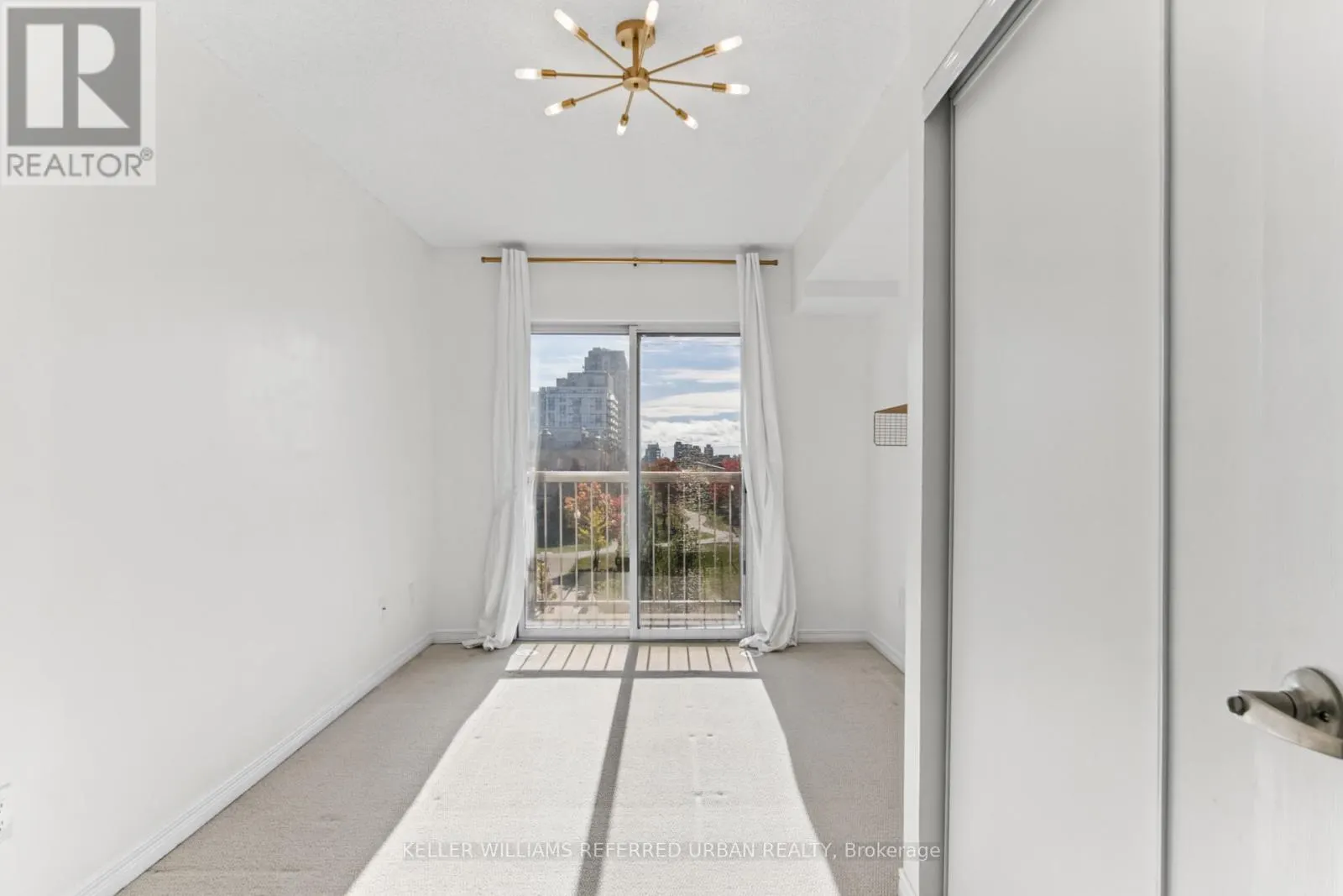 209 - 20 FOUNDRY AVENUE