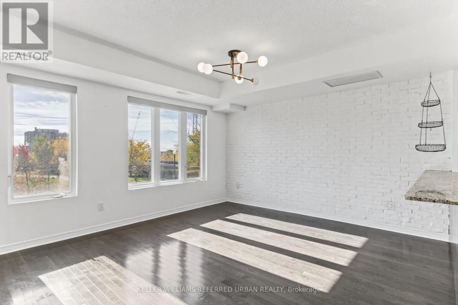 209 - 20 FOUNDRY AVENUE
