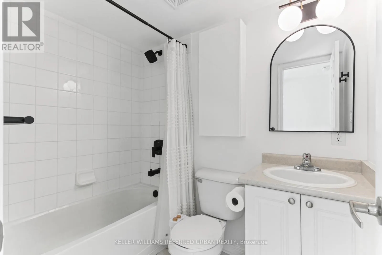 209 - 20 FOUNDRY AVENUE