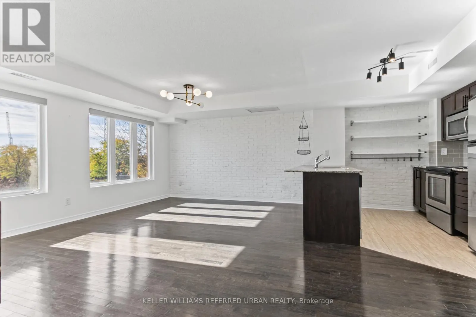 209 - 20 FOUNDRY AVENUE