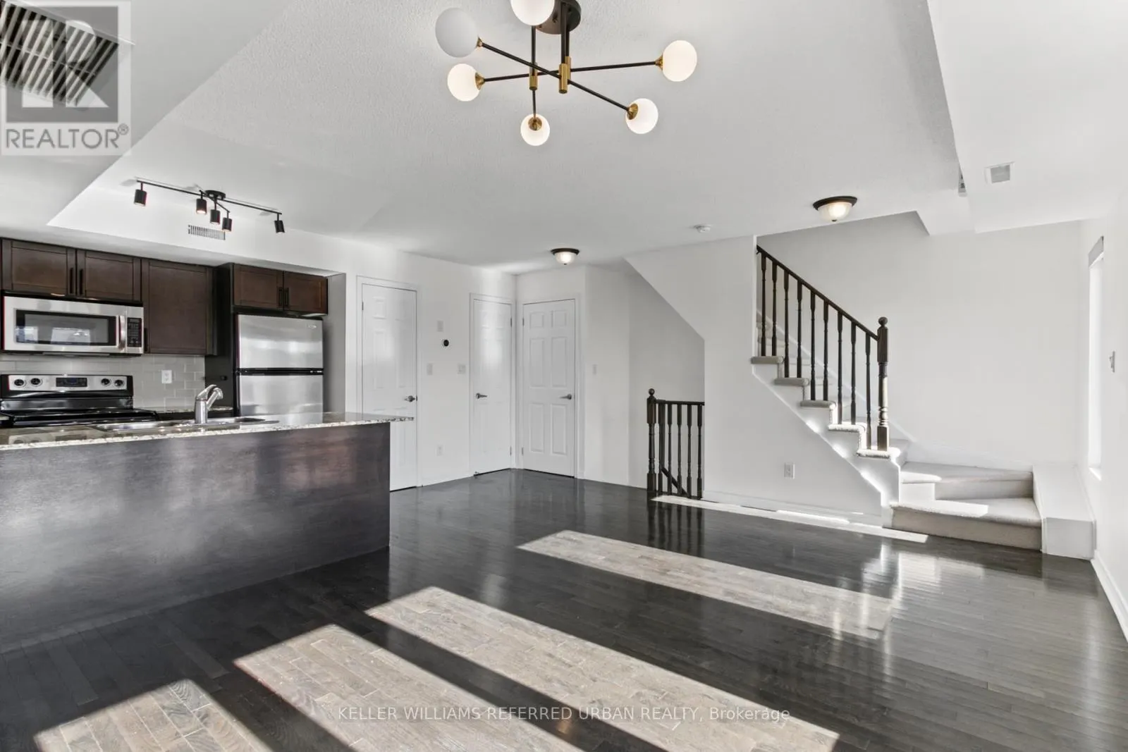 209 - 20 FOUNDRY AVENUE
