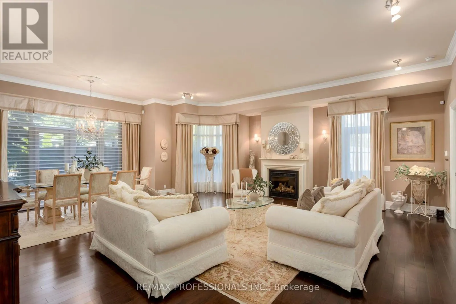 108 - 9 BURNHAMTHORPE CRESCENT