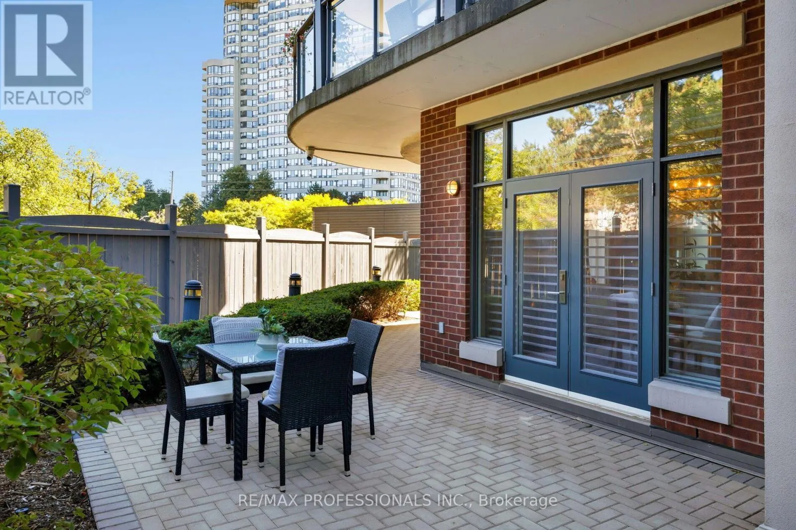 108 - 9 BURNHAMTHORPE CRESCENT