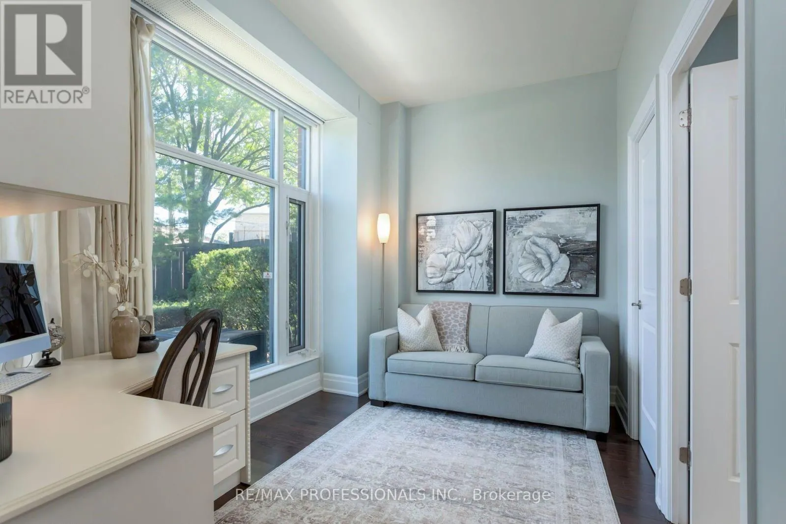 108 - 9 BURNHAMTHORPE CRESCENT