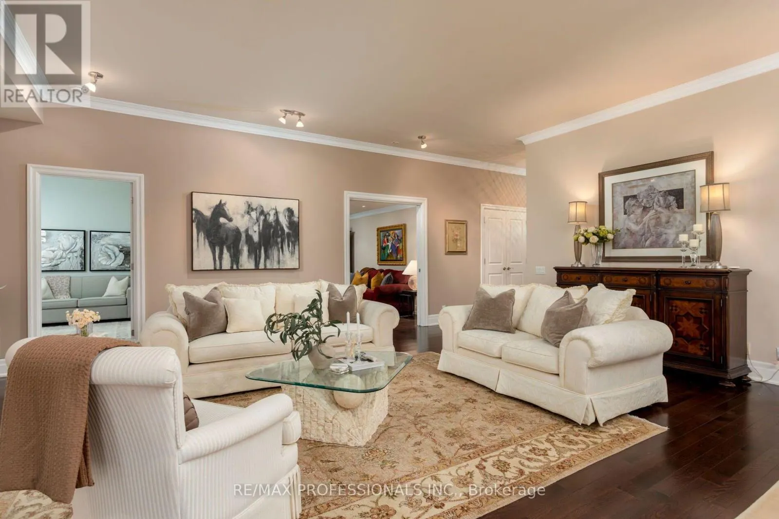 108 - 9 BURNHAMTHORPE CRESCENT