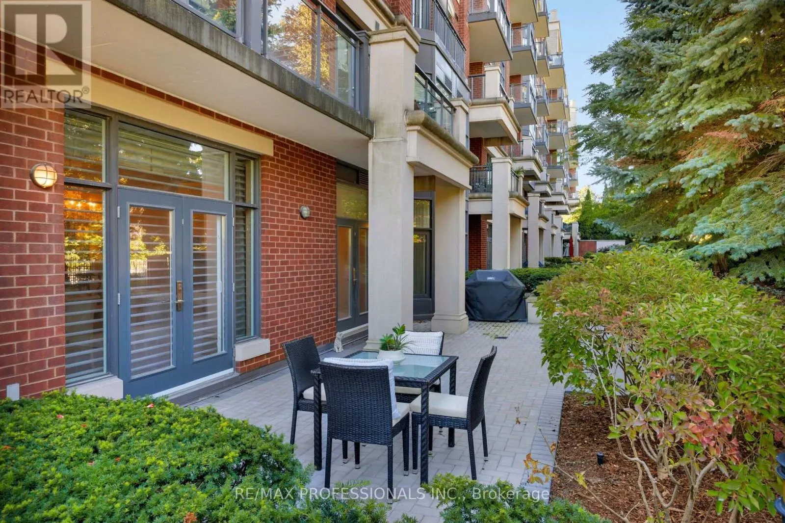 108 - 9 BURNHAMTHORPE CRESCENT