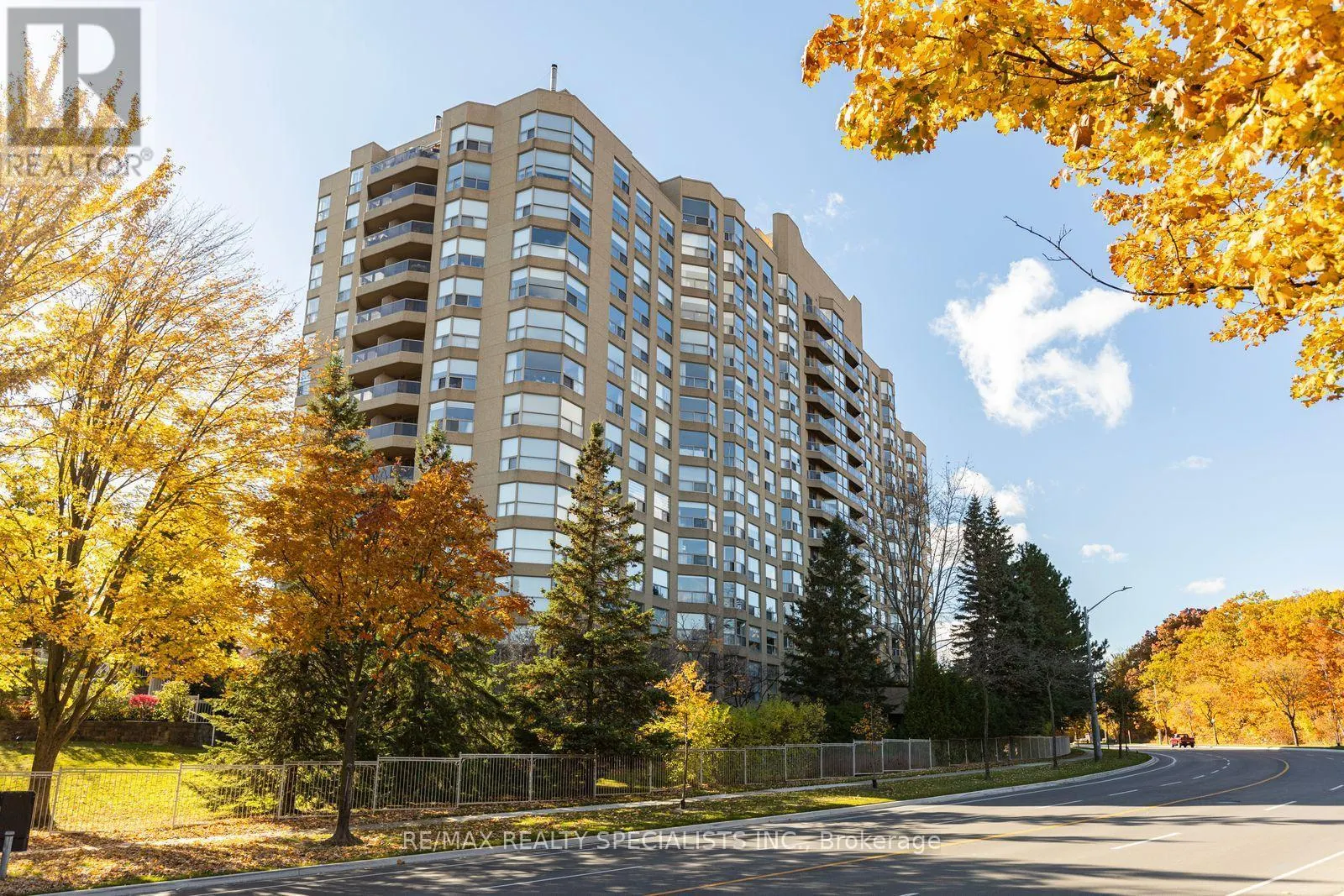 1211 - 1800 THE COLLEGEWAY WAY