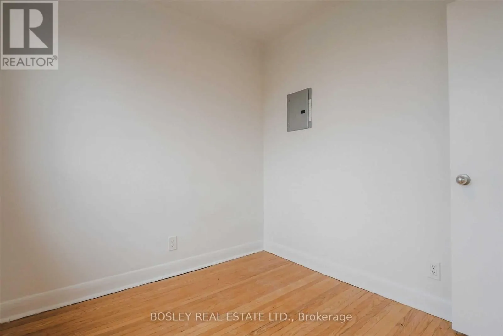 4 - 11 CALVINGTON DRIVE