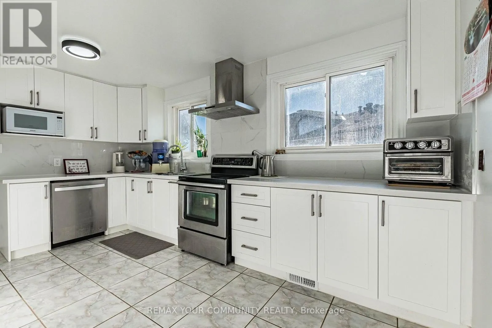3696 WOODRUFF CRESCENT