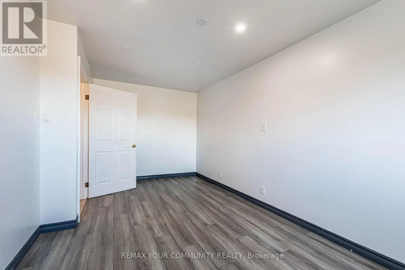 3696 WOODRUFF CRESCENT