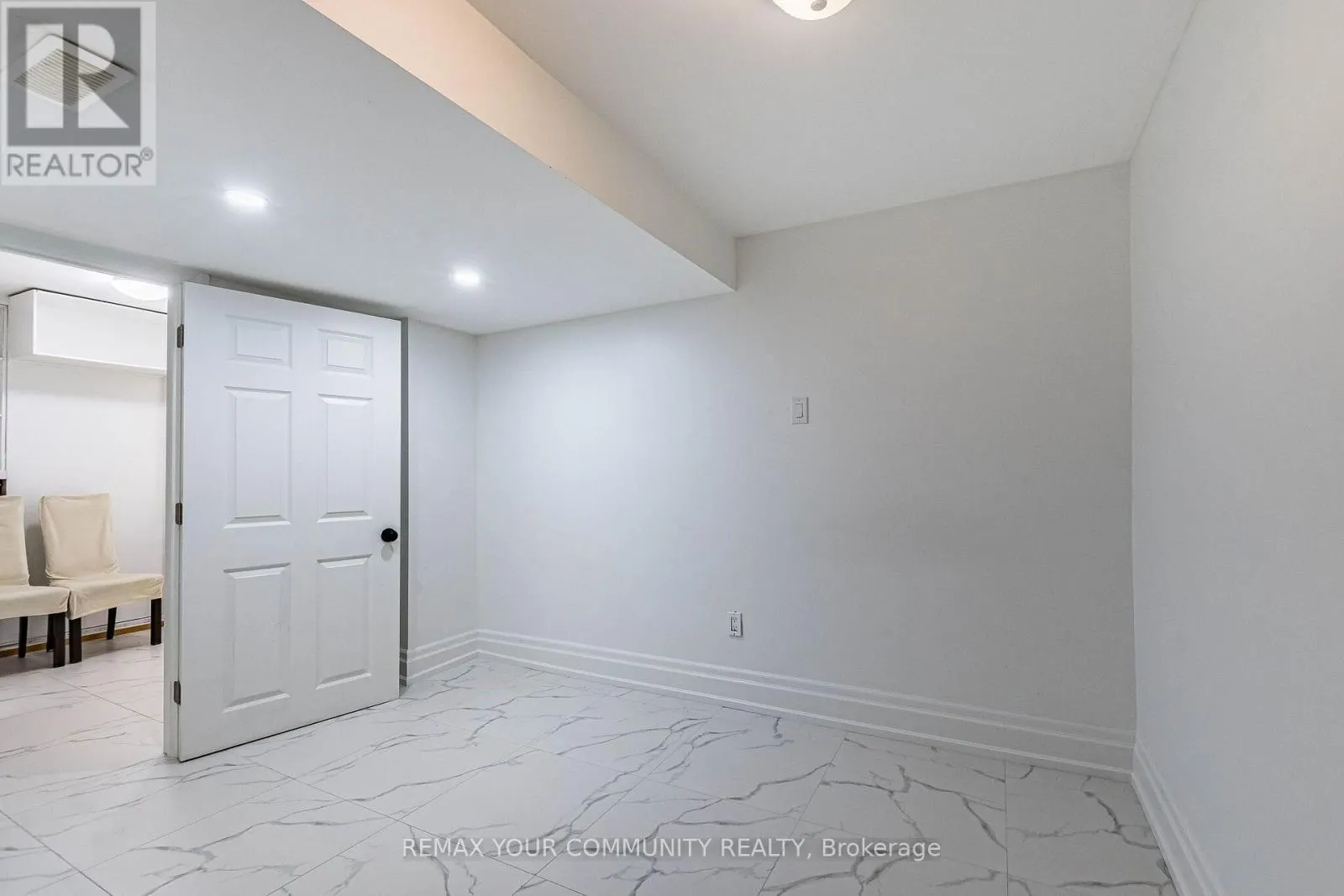 3696 WOODRUFF CRESCENT