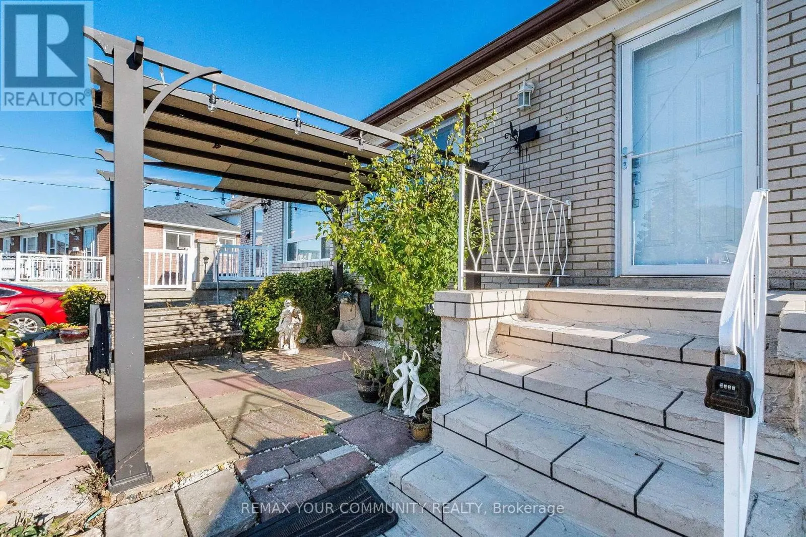 3696 WOODRUFF CRESCENT