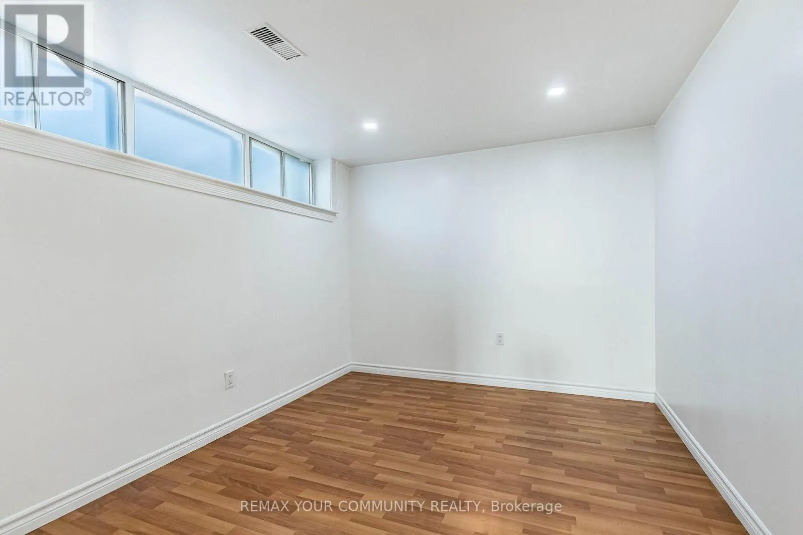 3696 WOODRUFF CRESCENT