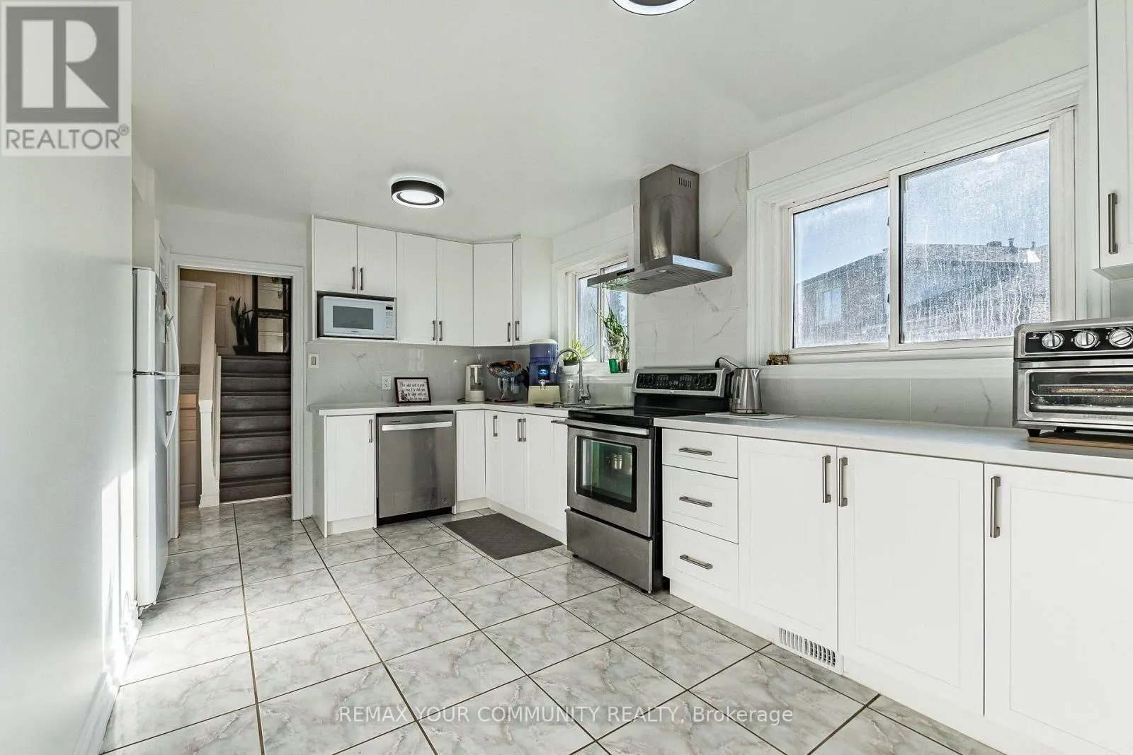 3696 WOODRUFF CRESCENT