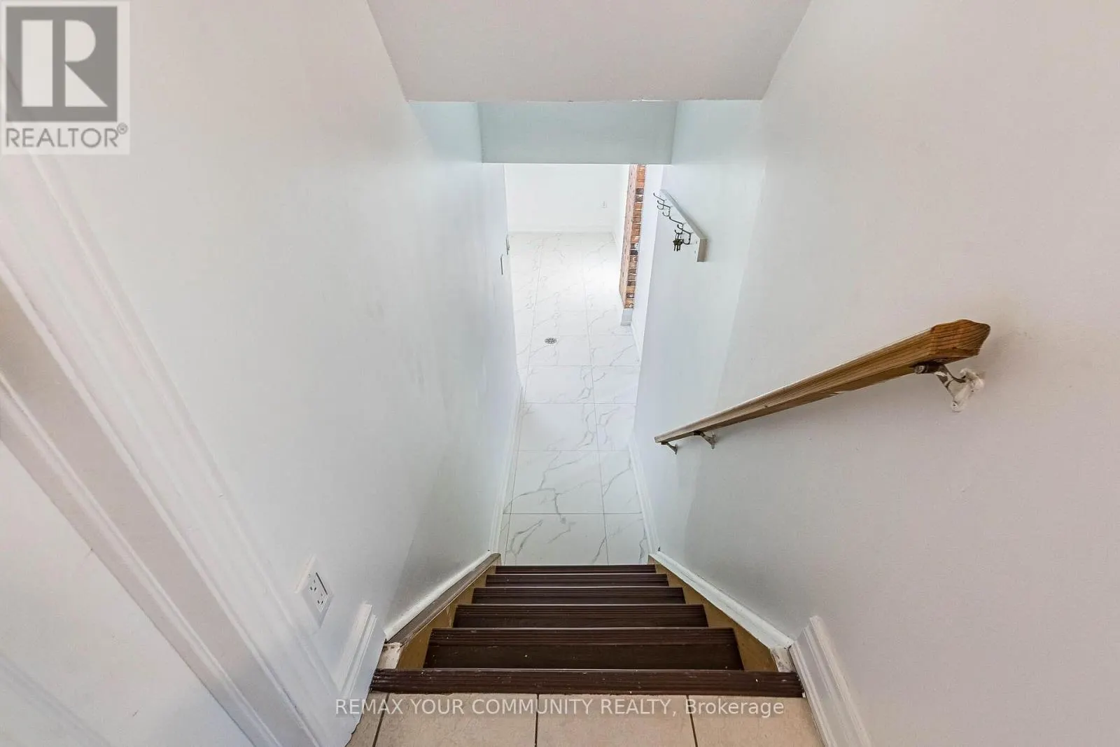 3696 WOODRUFF CRESCENT