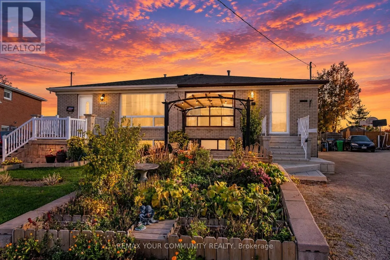 3696 WOODRUFF CRESCENT