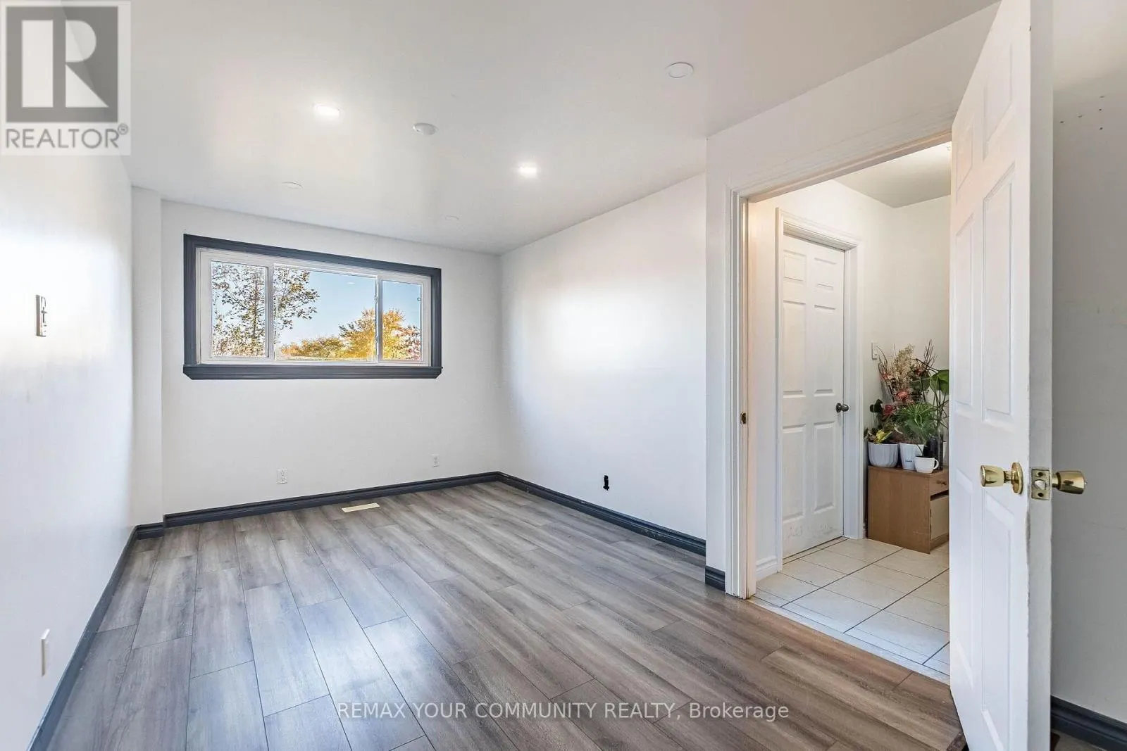 3696 WOODRUFF CRESCENT