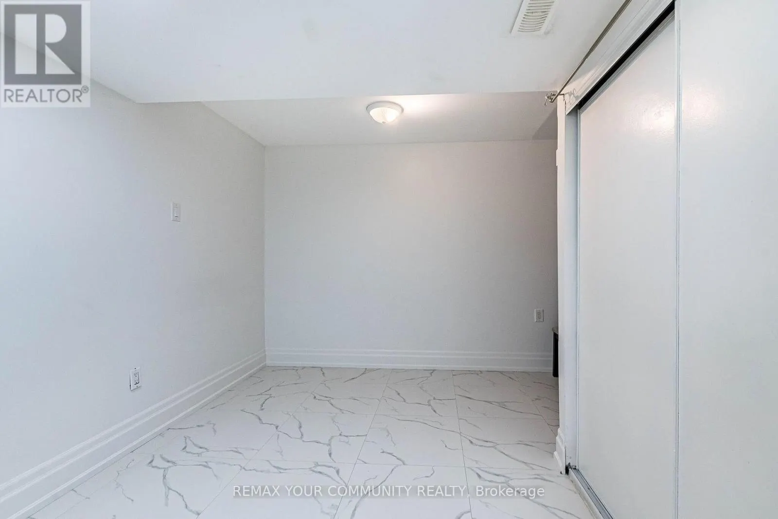 3696 WOODRUFF CRESCENT