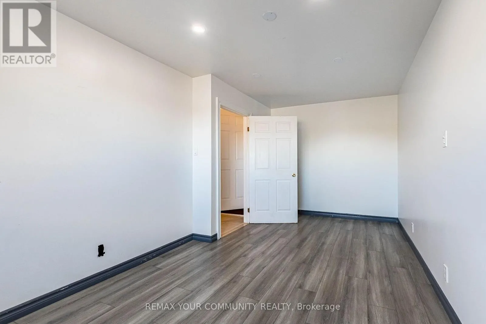 3696 WOODRUFF CRESCENT