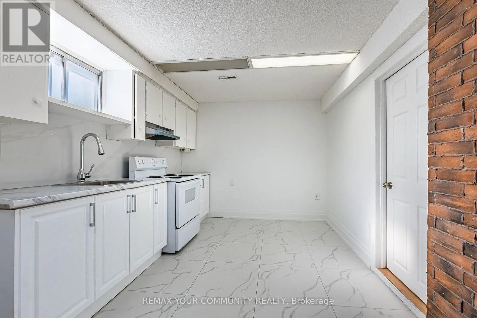 3696 WOODRUFF CRESCENT