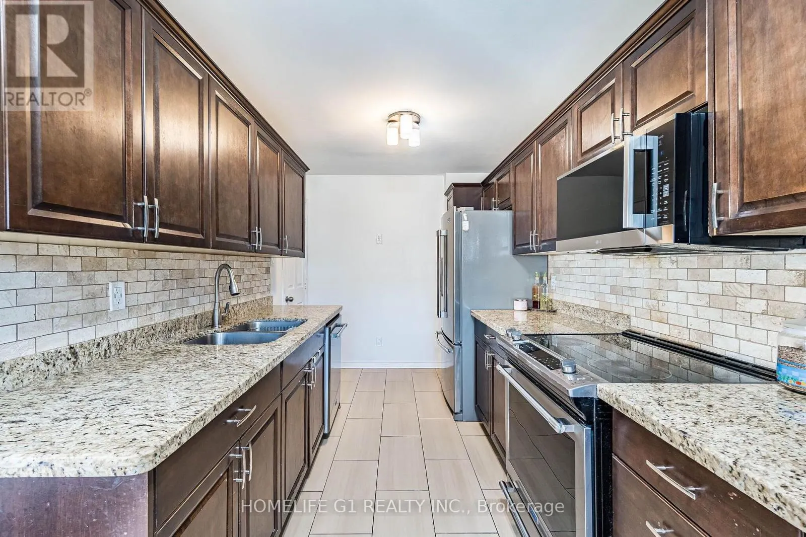 35 GREENBUSH COURT