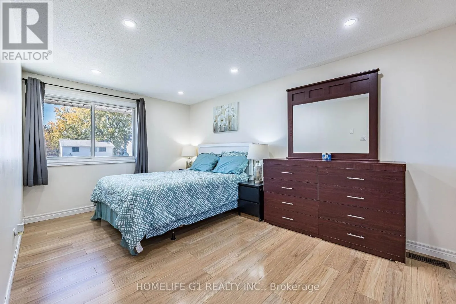 35 GREENBUSH COURT