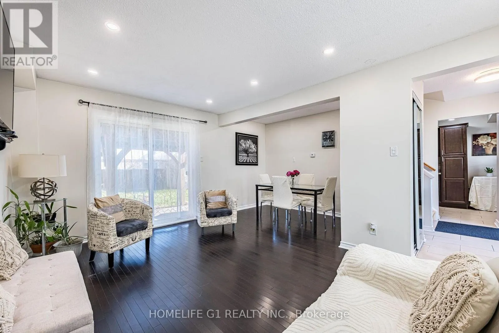 35 GREENBUSH COURT