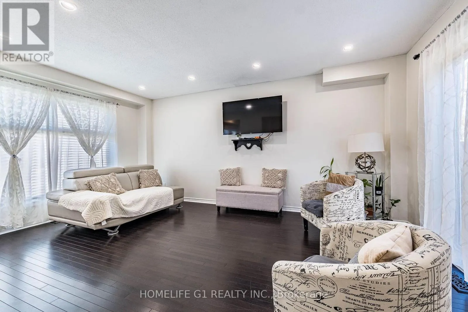 35 GREENBUSH COURT