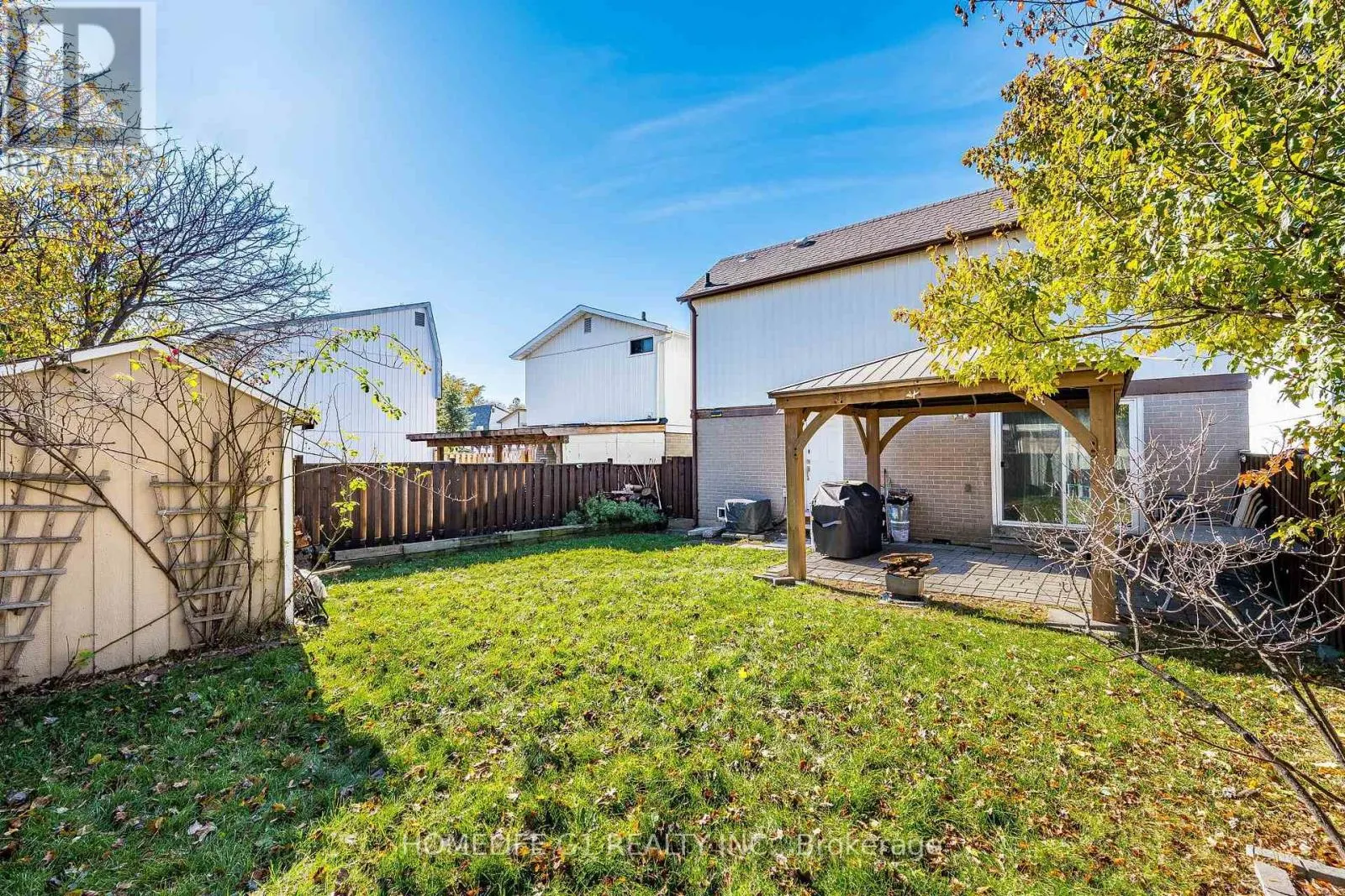 35 GREENBUSH COURT