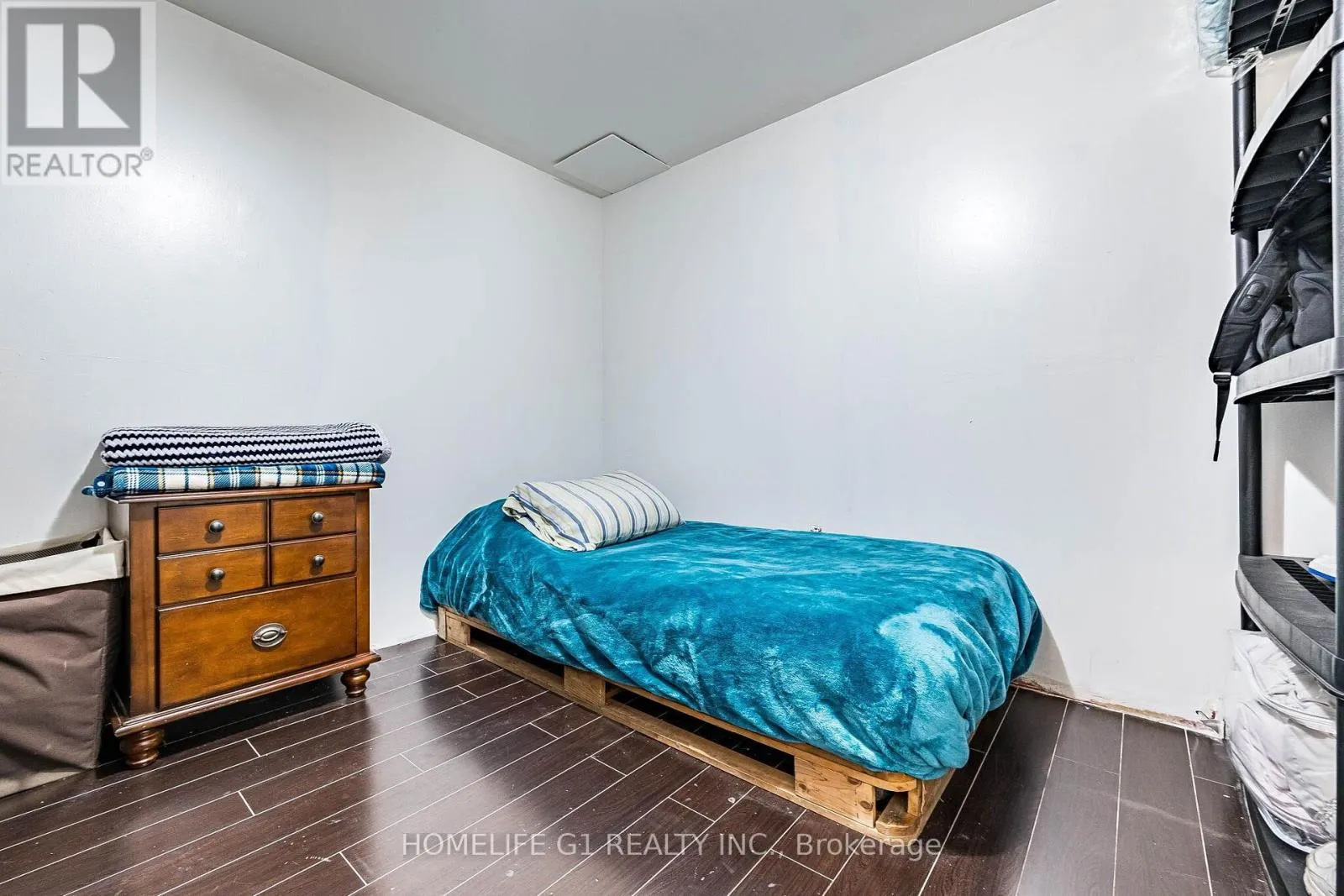 35 GREENBUSH COURT