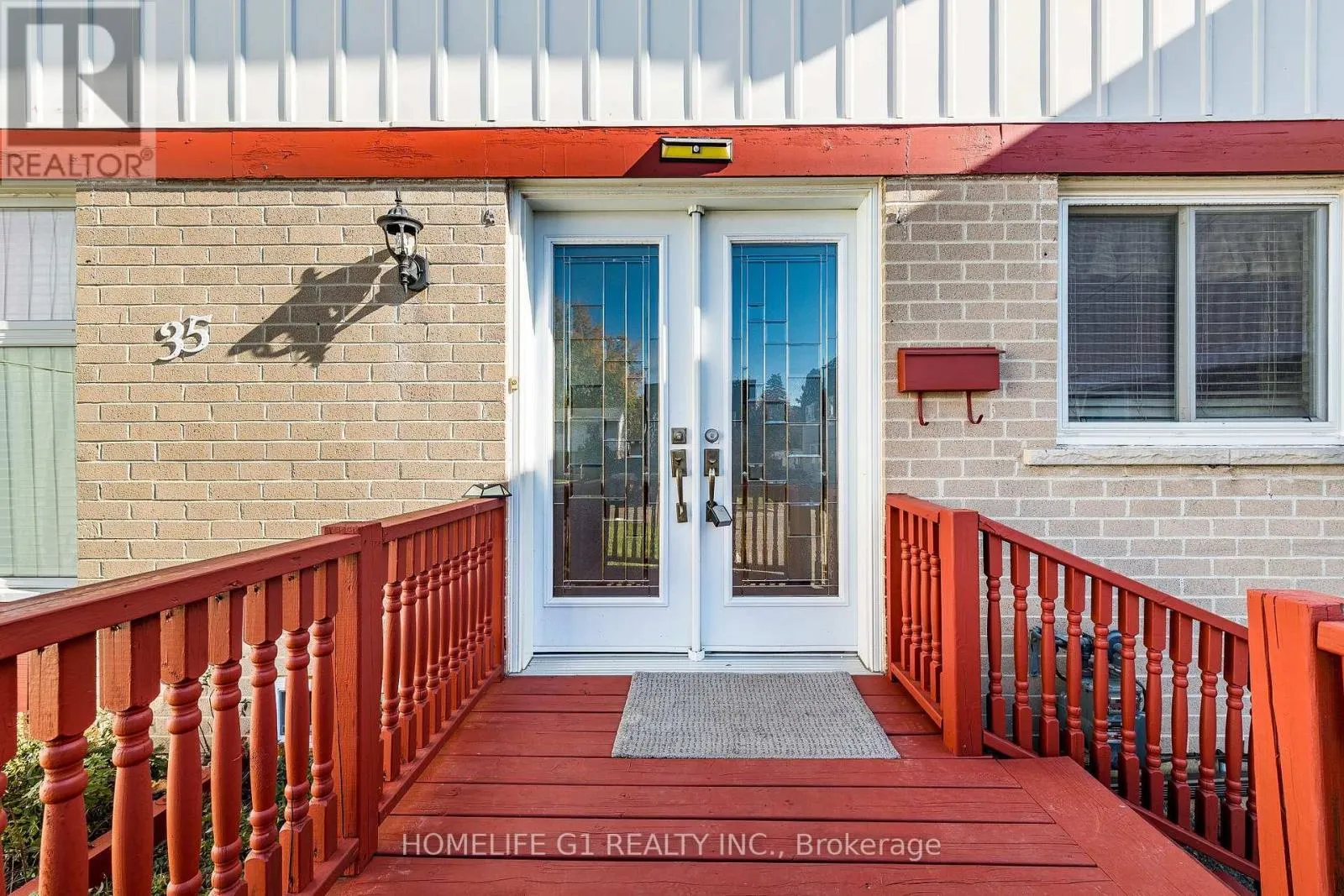 35 GREENBUSH COURT