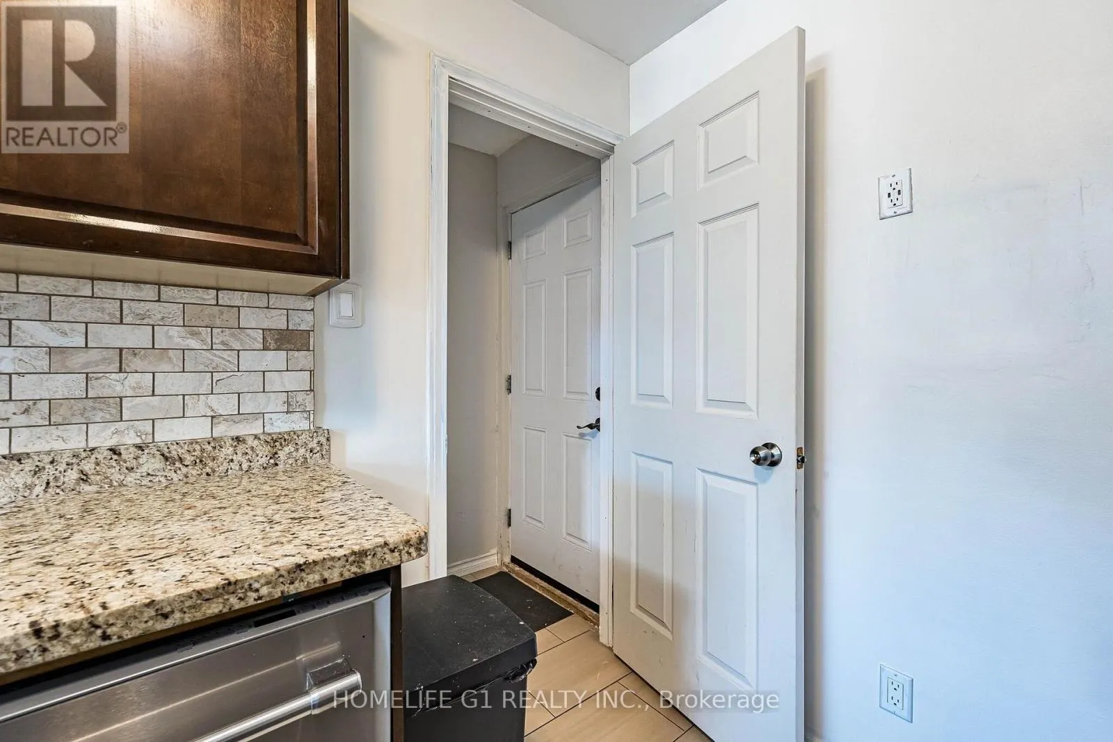 35 GREENBUSH COURT
