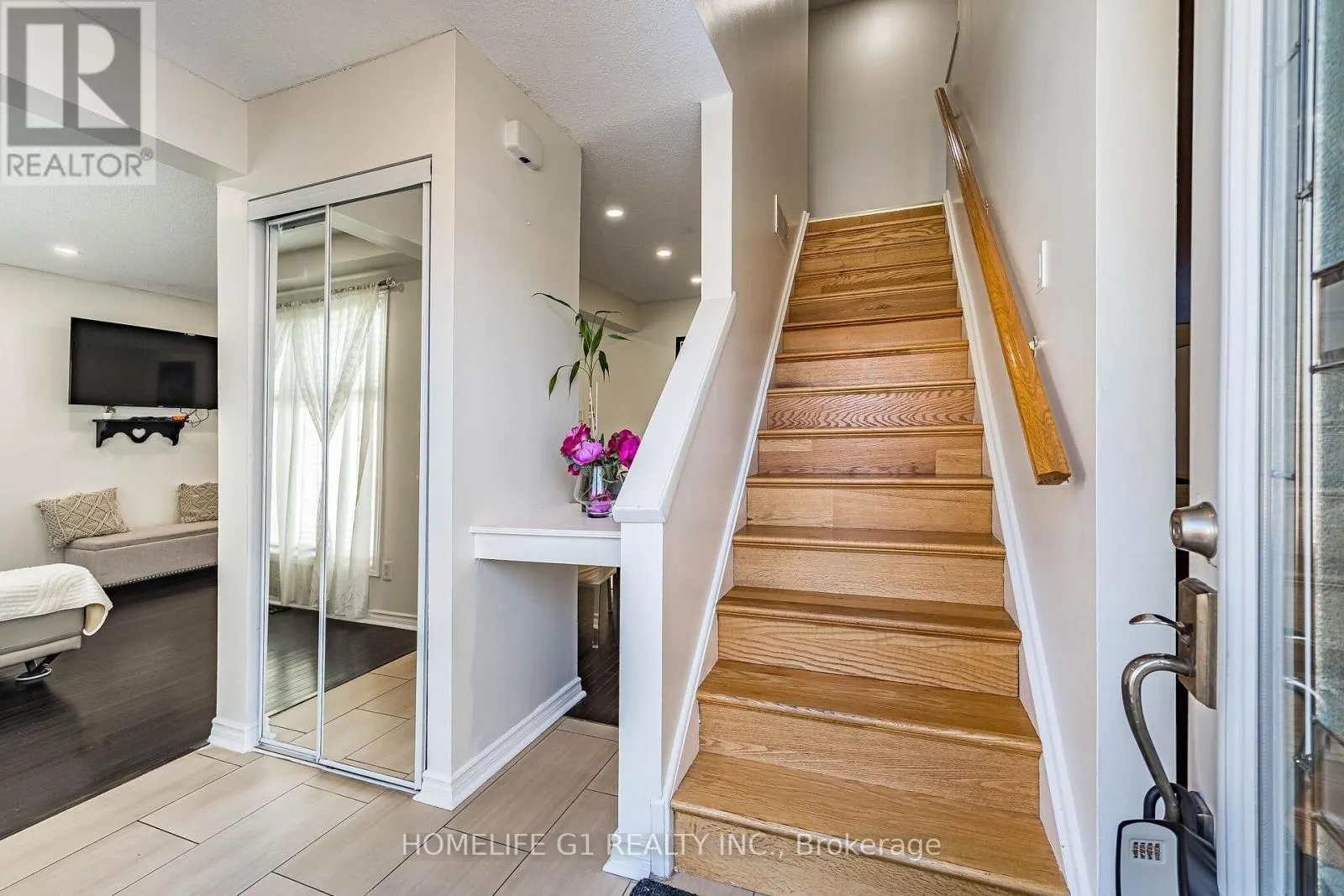 35 GREENBUSH COURT