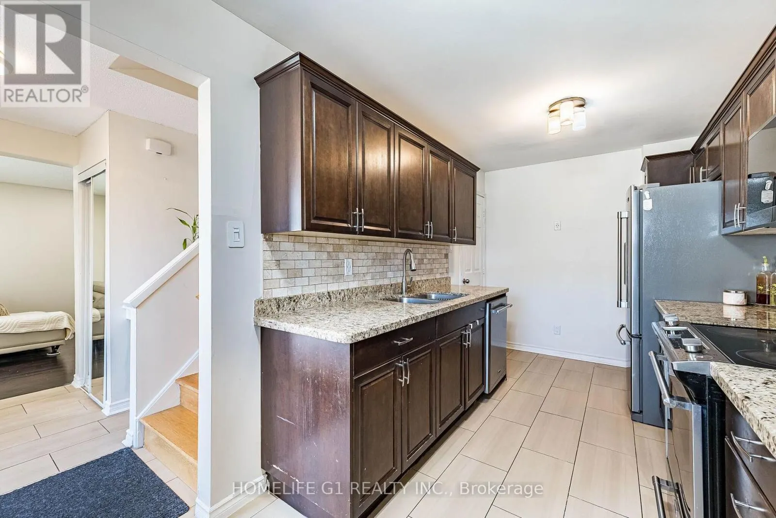 35 GREENBUSH COURT