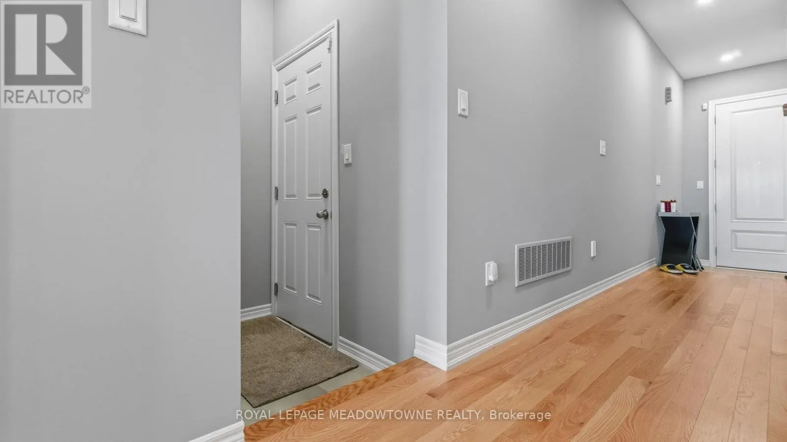 8 ANGELFISH ROAD