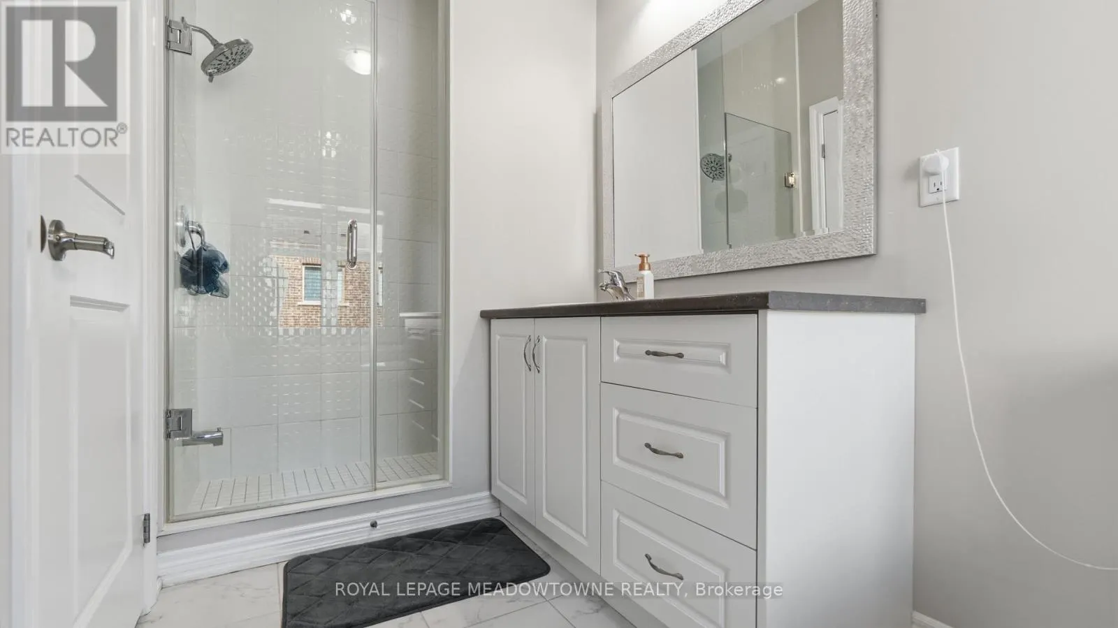 8 ANGELFISH ROAD