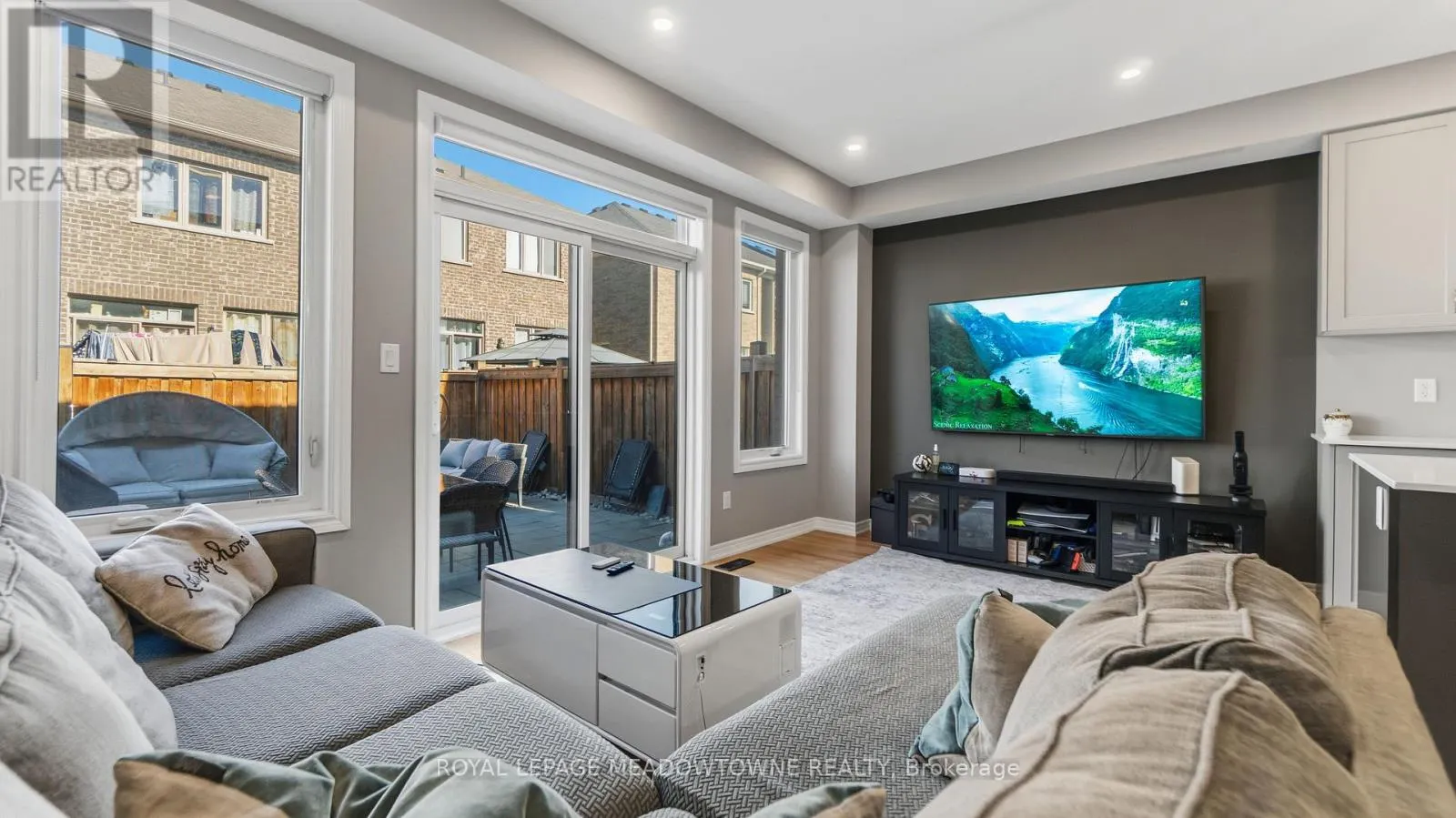 8 ANGELFISH ROAD