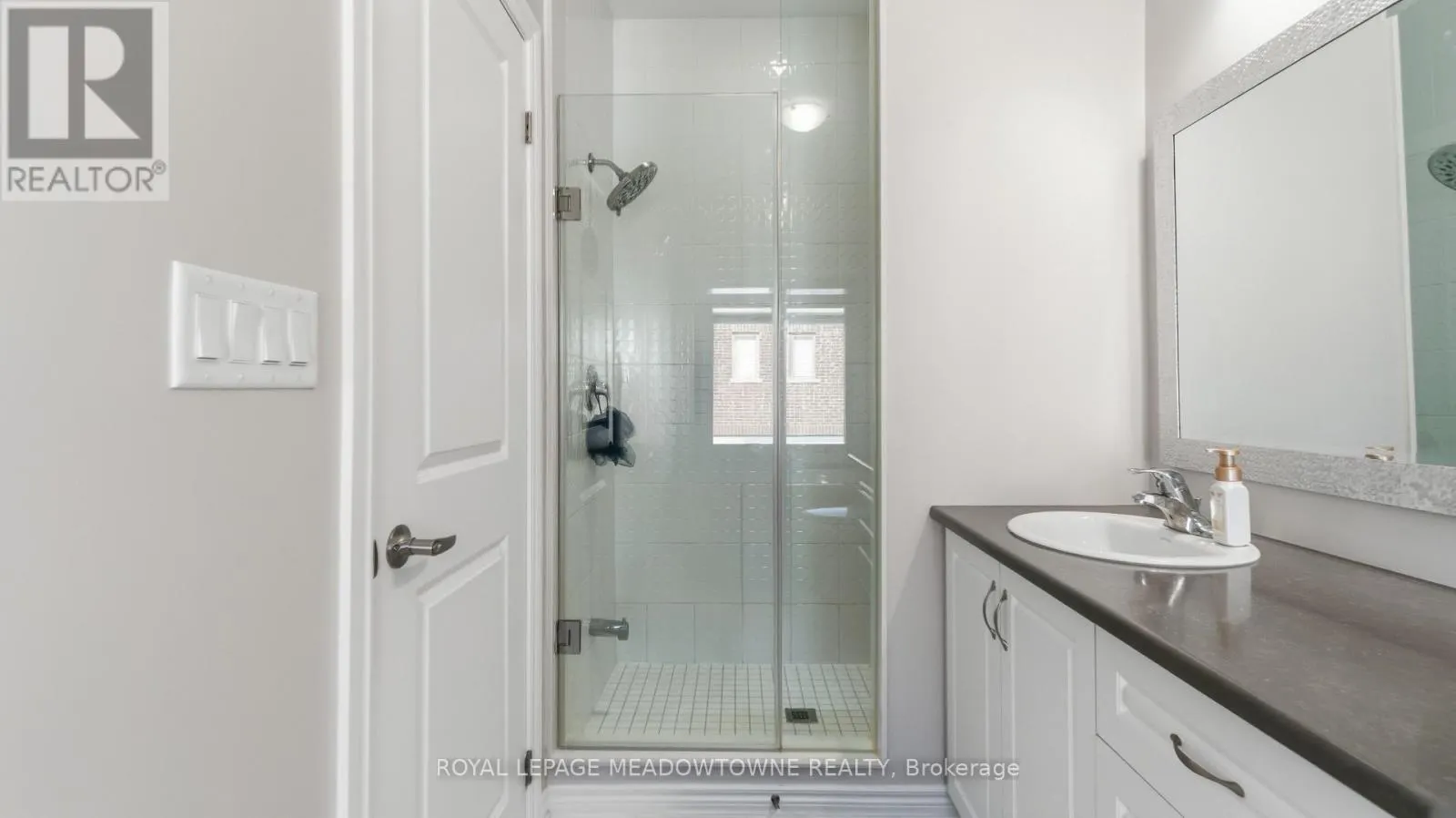 8 ANGELFISH ROAD